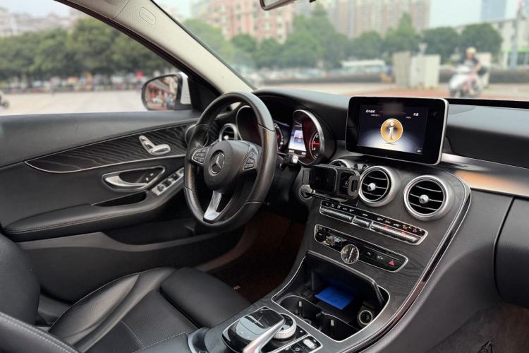 Used Mercedes-Benz C-Class 2017 C 200 station wagon Interior 2