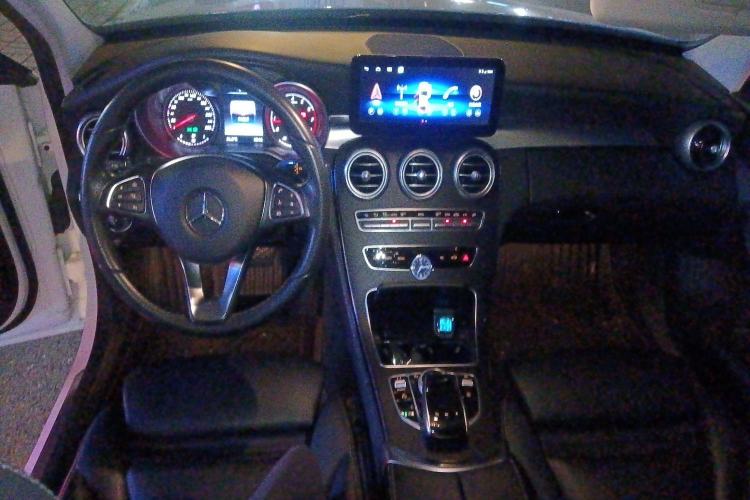 Used Mercedes-Benz C-Class 2017 C 200 station wagon Interior 2