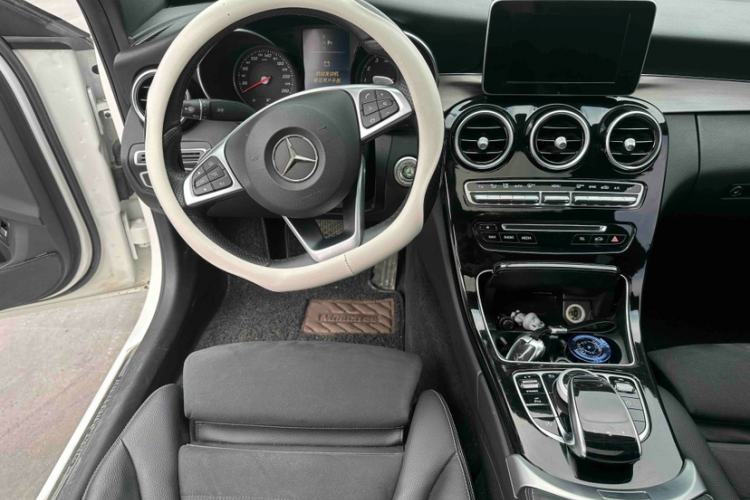 Used Mercedes-Benz C-Class 2017 C 200 Sport Edition Interior 2