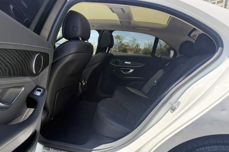 Used Mercedes-Benz C-Class 2017 Facelift C 200 L Sport Edition Interior 3