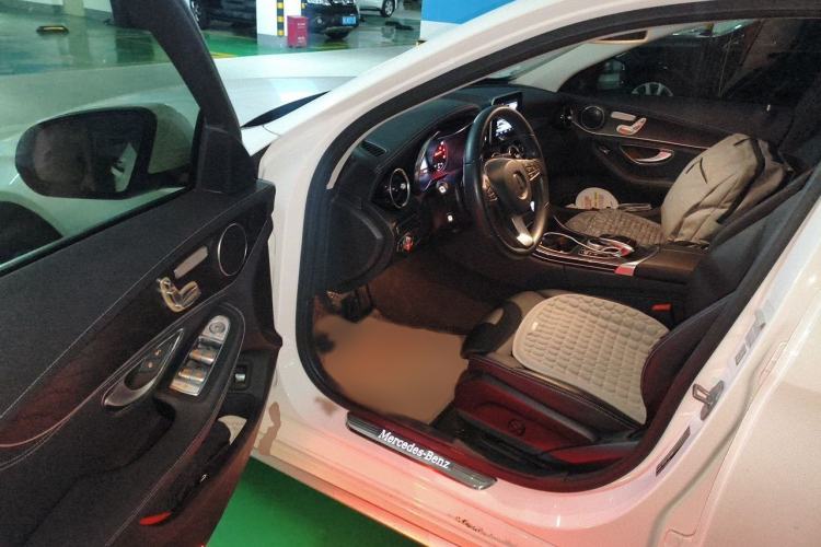 Used Mercedes-Benz C-Class 2017 Facelift C 200 L Sport Edition Interior 3