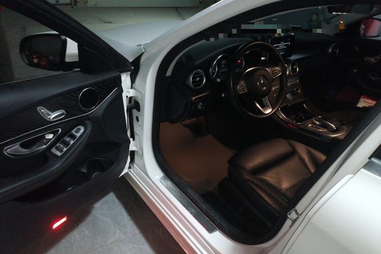 Used Mercedes-Benz C-Class 2017 Facelift C 180 Estate Interior 3