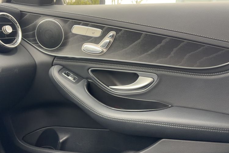 Used Mercedes-Benz C-Class 2017 Facelift C 200 L Sport Edition Interior 3