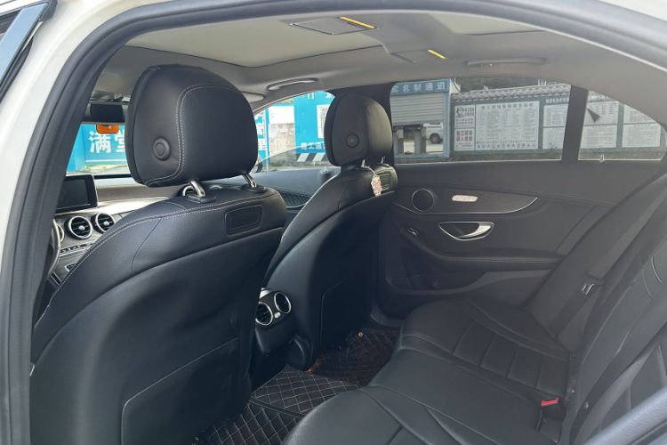 Used Mercedes-Benz C-Class 2017 Facelift C 200 L Sport Edition Interior 3