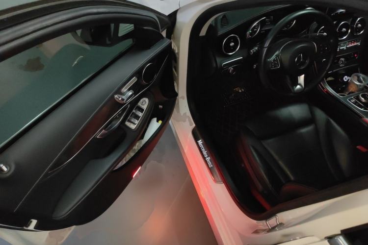 Used Mercedes-Benz C-Class 2017 Facelift C 200 L Sport Edition Interior 3