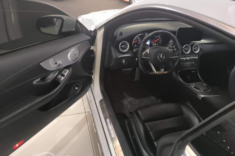 Used Mercedes-Benz C-Class 2017 C 200 4MATIC Coupe Interior 3