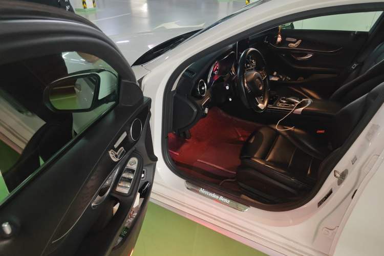Used Mercedes-Benz C-Class 2017 C 200 L Sport Edition Interior 3
