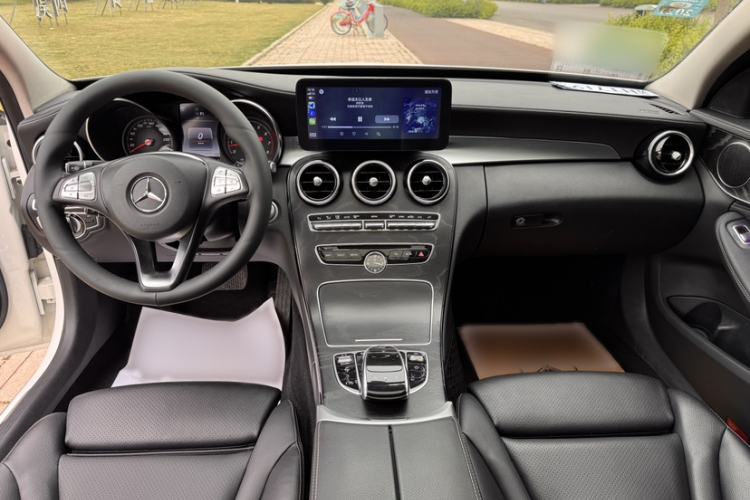 Used Mercedes-Benz C-Class 2017 C 180 L Sport Edition Interior 3