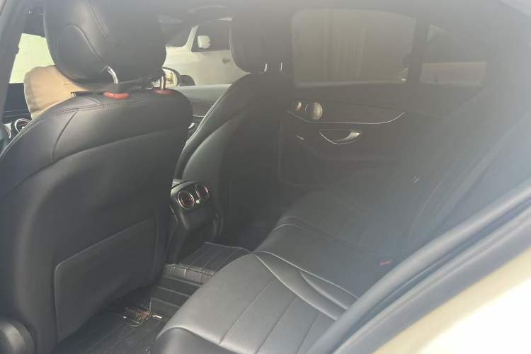 Used Mercedes-Benz C-Class 2017 C 200 Sport Edition Interior 4