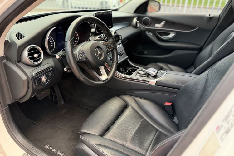 Used Mercedes-Benz C-Class 2017 C 200 station wagon Interior 4