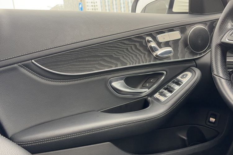 Used Mercedes-Benz C-Class 2017 Facelift C 200 L Sport Edition Interior 4