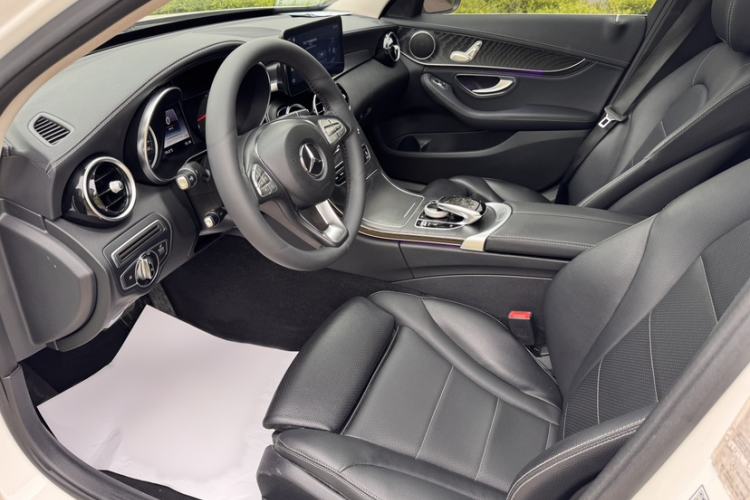 Used Mercedes-Benz C-Class 2017 C 180 L Sport Edition Interior 4