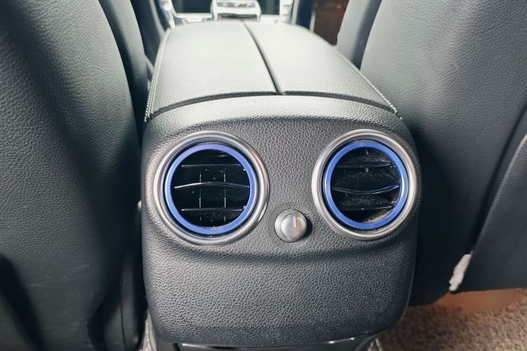 Used Mercedes-Benz C-Class 2017 C 200 Sport Edition Interior 4