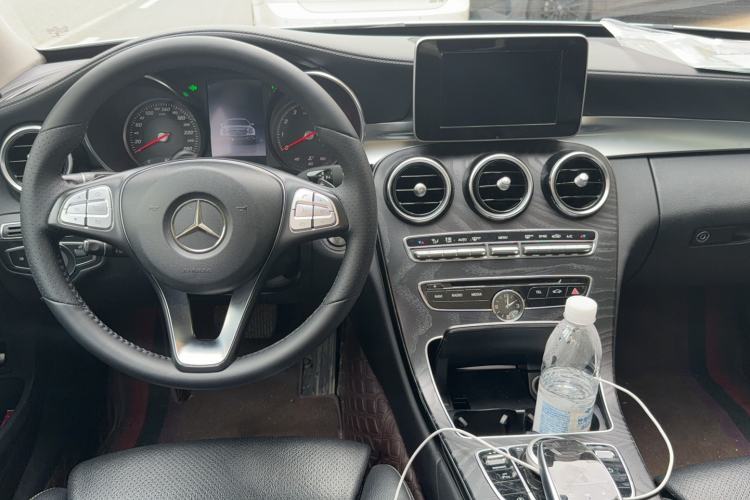 Used Mercedes-Benz C-Class 2017 Facelift C 200 L Sport Edition Interior 4