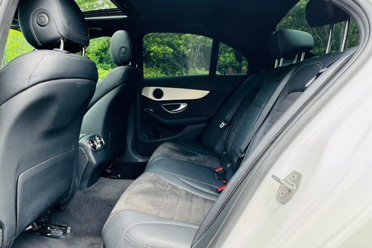 Used Mercedes-Benz C-Class 2017 Restyled C 200 Sport Edition Interior 4