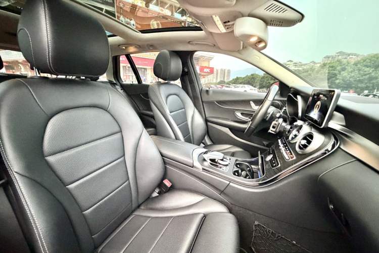 Used Mercedes-Benz C-Class 2017 C 200 station wagon Interior 5