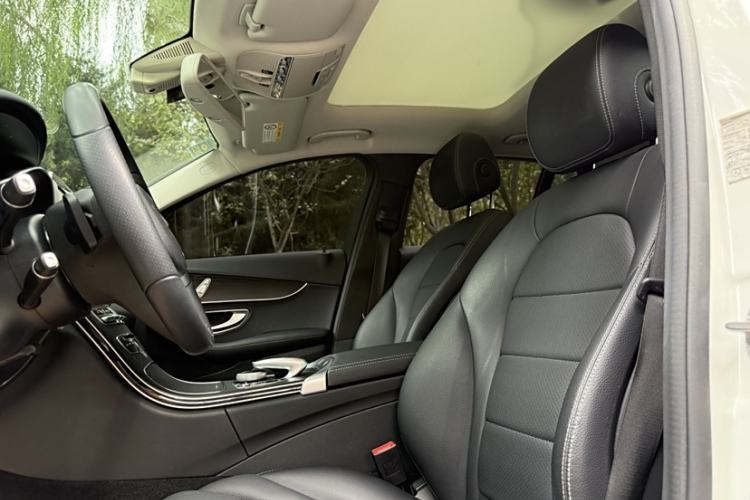 Used Mercedes-Benz C-Class 2017 Facelift C 200 Station Wagon Interior 5