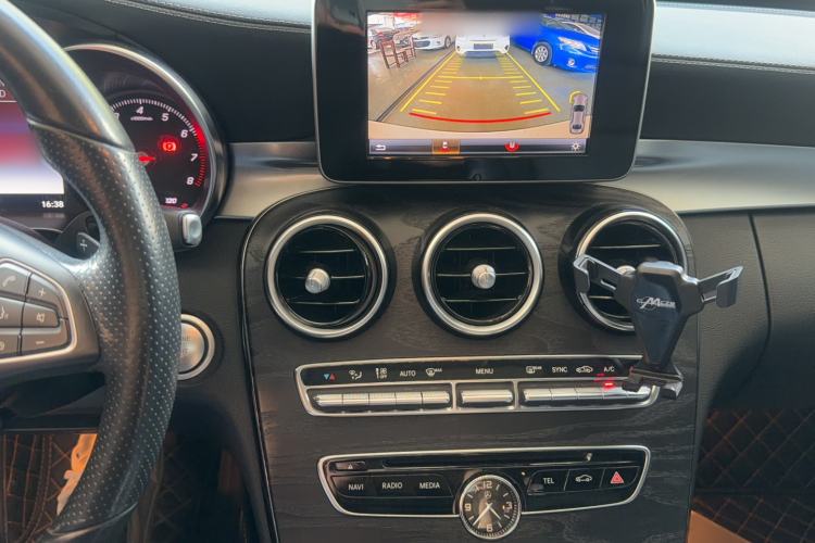 Used Mercedes-Benz C-Class 2017 Facelift C 200 L Sport Edition Interior 5