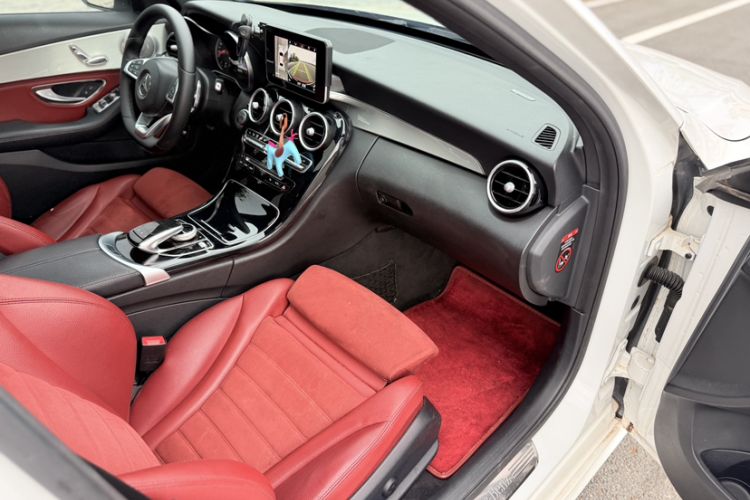 Used Mercedes-Benz C-Class 2017 C 200 Sport Edition Interior 6