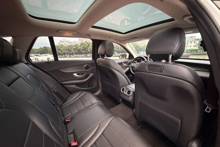 Used Mercedes-Benz C-Class 2017 C 200 station wagon Interior 6