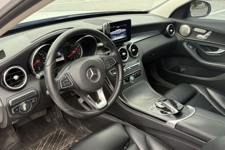 Used Mercedes-Benz C-Class 2017 Facelift C 200 L Sport Edition Interior 6