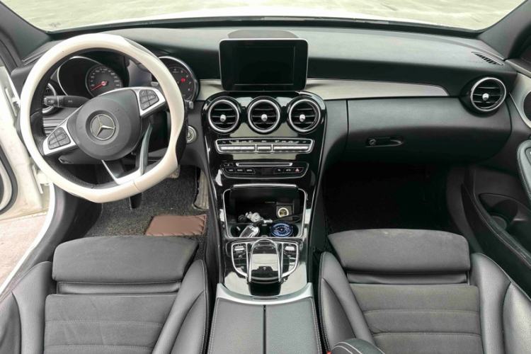 Used Mercedes-Benz C-Class 2017 C 200 Sport Edition Interior 6