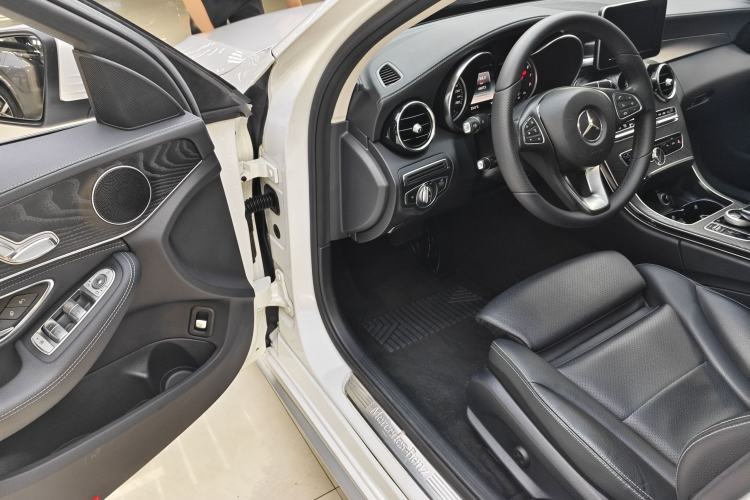 Used Mercedes-Benz C-Class 2017 Restyled C 180 L Fashion Edition Sport Version Interior 7