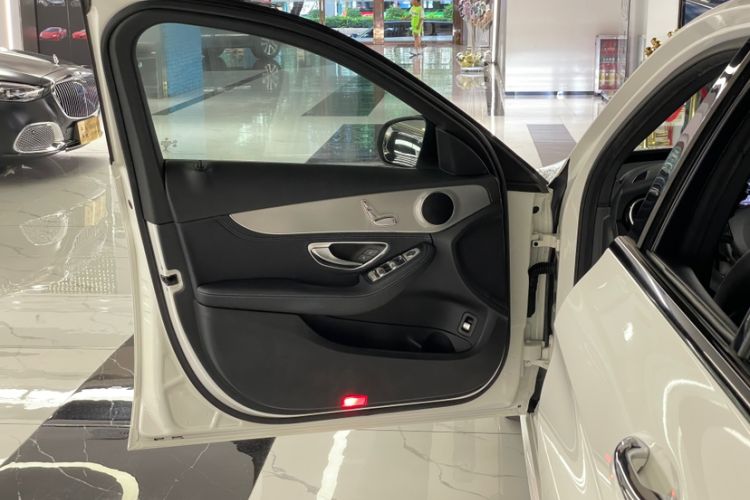 Used Mercedes-Benz C-Class 2017 C 200 Sport Edition Interior 7