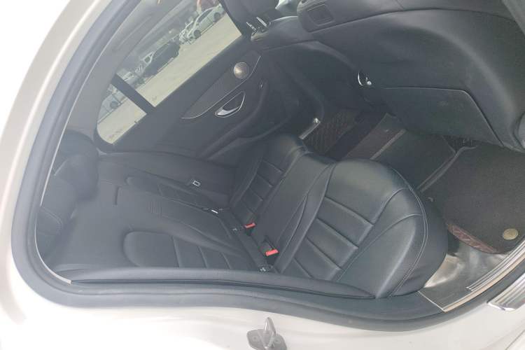 Used Mercedes-Benz C-Class 2017 Facelift C 200 L Sport Edition Interior 8