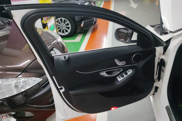Used Mercedes-Benz C-Class 2017 C 180 Estate Left Front Door Interior
