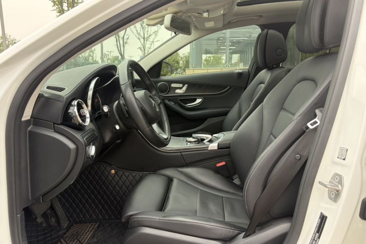 Used Mercedes-Benz C-Class 2017 Facelift C 200 L Sport Edition Left Front Seat