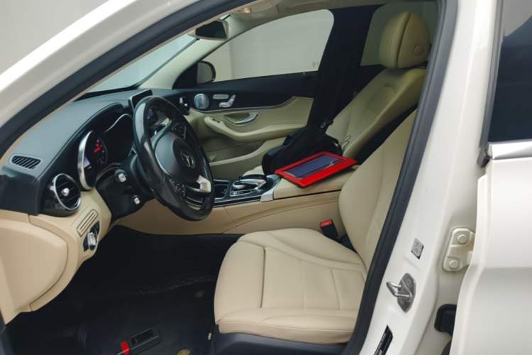 Used Mercedes-Benz C-Class 2017 Facelift C 200 L Sport Edition Left Front Seat