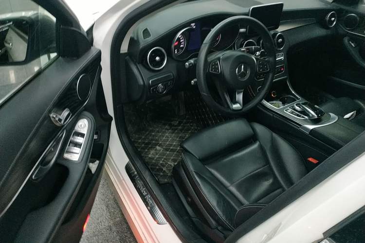 Used Mercedes-Benz C-Class 2017 C 180 L Sport Edition Left Front Seat