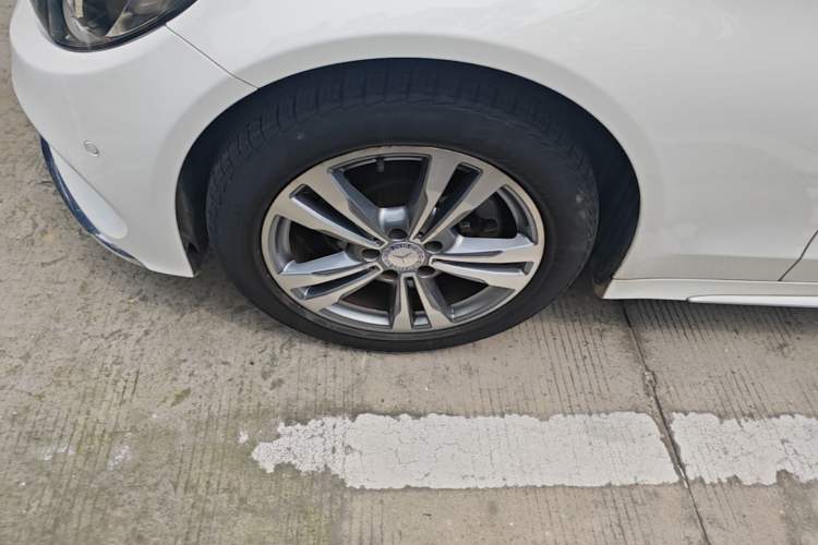 Used Mercedes-Benz C-Class 2017 Facelift C 200 L Sport Edition Left Front Wheel Hub