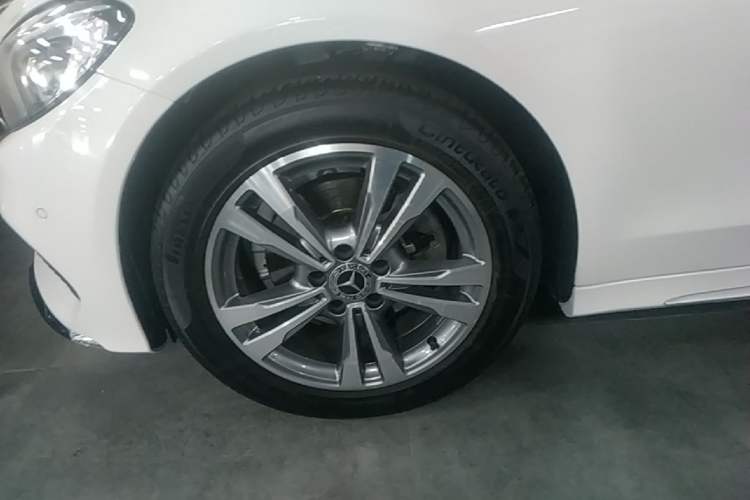 Used Mercedes-Benz C-Class 2017 Facelift C 200 L Sport Edition Left Front Wheel Hub