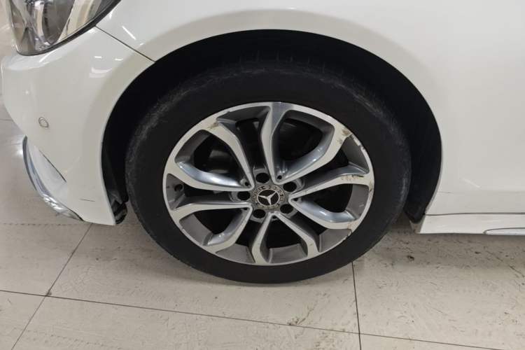 Used Mercedes-Benz C-Class 2017 Restyled C 180 L Fashion Edition Sport Version Left Front Wheel Hub