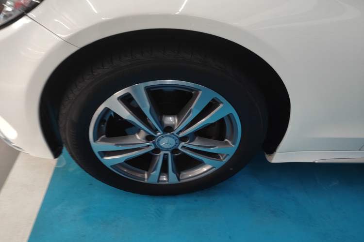 Used Mercedes-Benz C-Class 2017 C 200 L Sport Edition Left Front Wheel Hub
