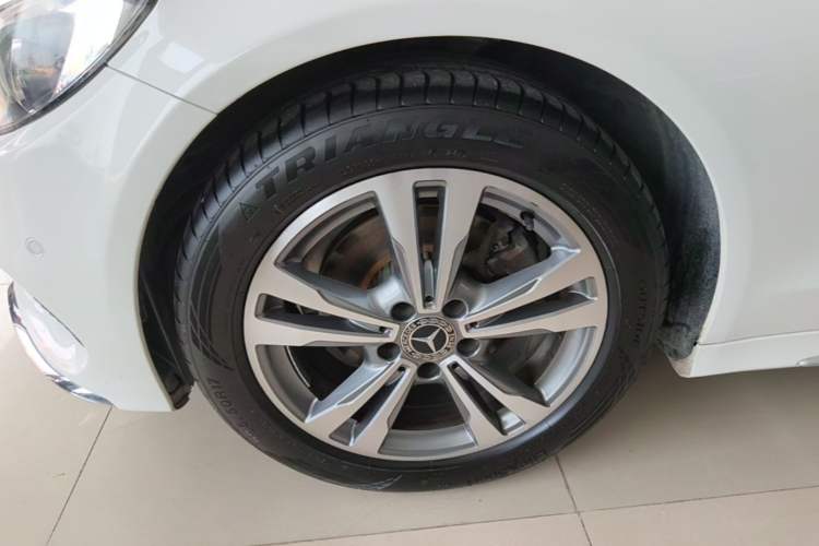 Used Mercedes-Benz C-Class 2017 Facelift C 200 L Sport Edition Left Front Wheel Hub