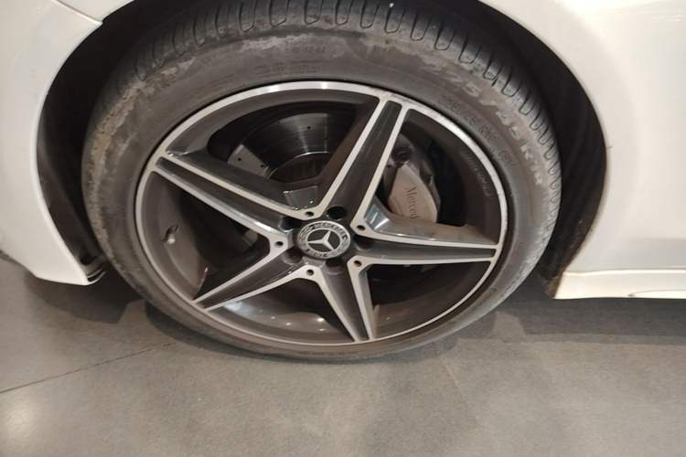 Used Mercedes-Benz C-Class 2017 Facelift C 200 Coupe Left Front Wheel Hub