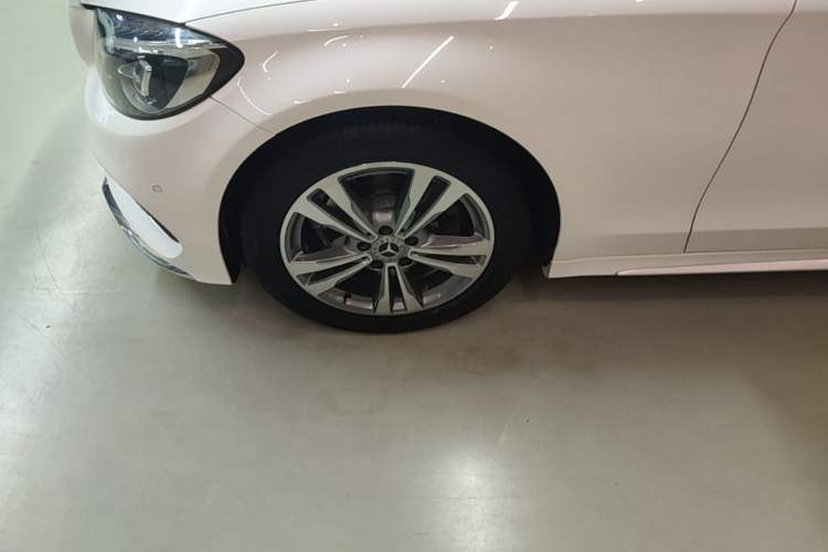Used Mercedes-Benz C-Class 2017 Facelift C 200 L Sport Edition Left Front Wheel Hub