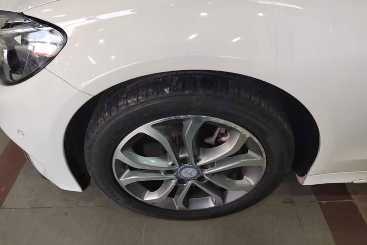 Used Mercedes-Benz C-Class 2017 C 180 L Sport Edition Left Front Wheel Hub