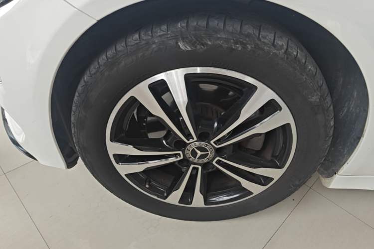 Used Mercedes-Benz C-Class 2017 C 200 Sport Edition Left Front Wheel Hub