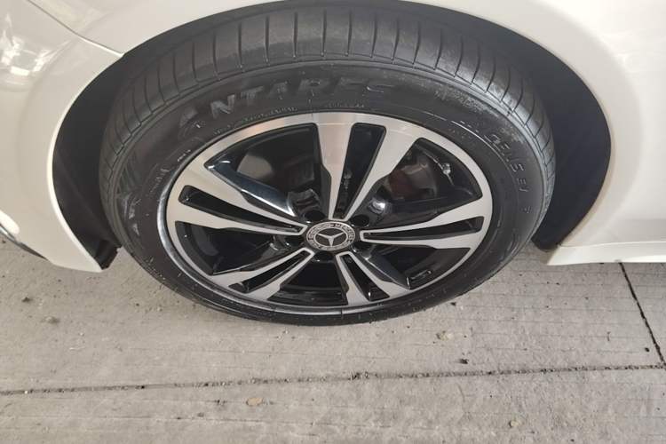 Used Mercedes-Benz C-Class 2017 Restyled C 200 Sport Edition Left Front Wheel Hub