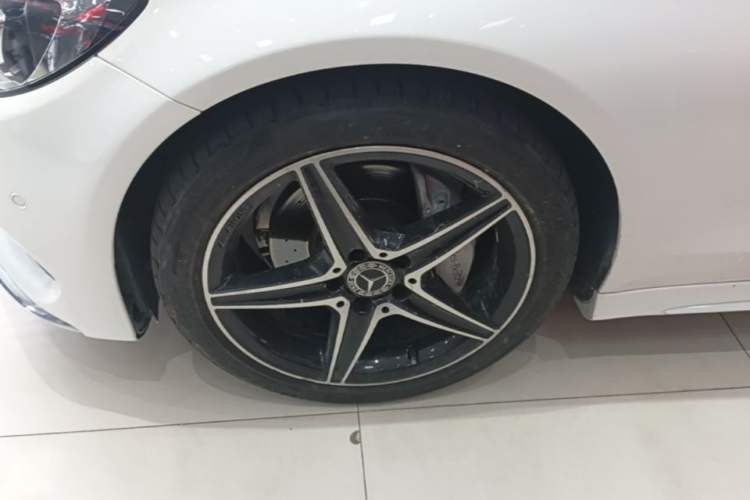 Used Mercedes-Benz C-Class 2017 Facelift C 200 Coupe Left Front Wheel Hub