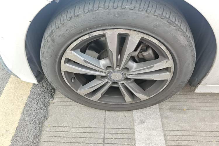 Used Mercedes-Benz C-Class 2017 Facelift C 200 L Sport Edition Left Front Wheel Hub