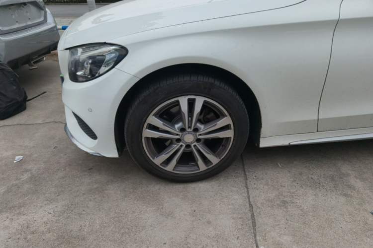 Used Mercedes-Benz C-Class 2017 Facelift C 200 L Sport Edition Left Front Wheel Hub