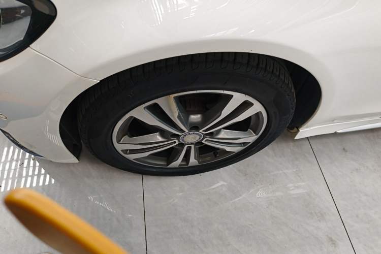 Used Mercedes-Benz C-Class 2017 C 200 L Sport Edition Left Front Wheel Hub