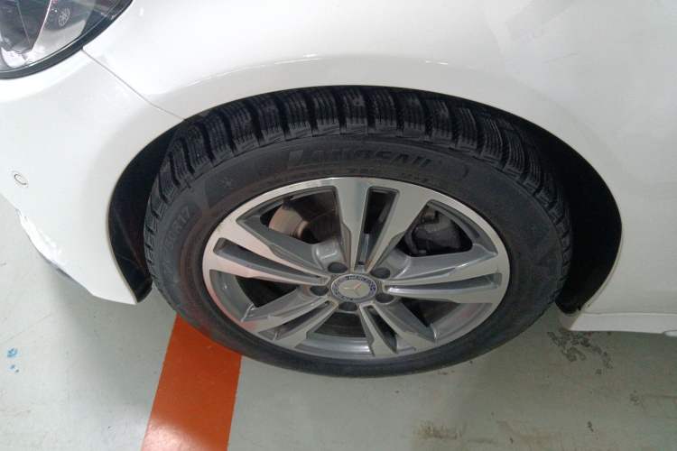 Used Mercedes-Benz C-Class 2017 Facelift C 200 L Sport Edition Left Front Wheel Hub