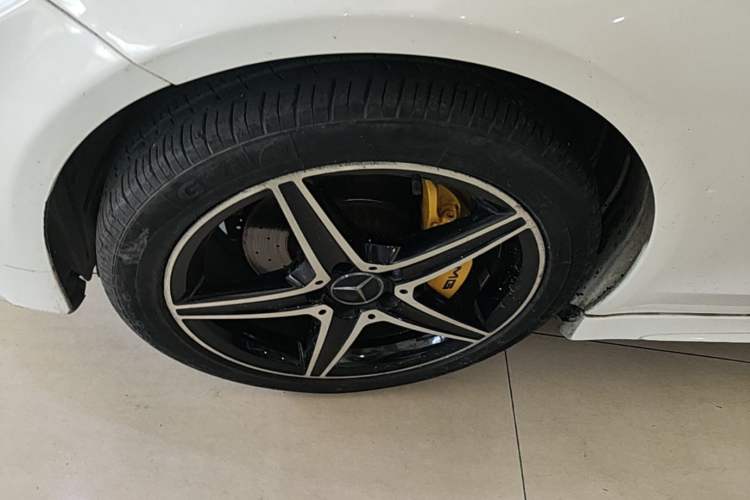 Used Mercedes-Benz C-Class 2017 C 200 Coupe Left Front Wheel Hub