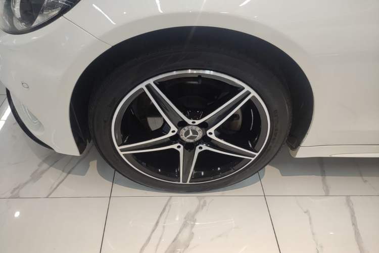 Used Mercedes-Benz C-Class 2017 Restyled C 200 Sport Edition Left Front Wheel Hub